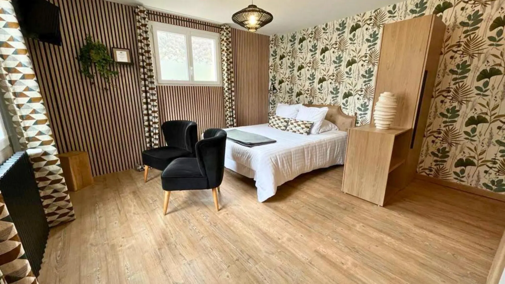 Hotel La Rencluse Saint-Mamet 3*,