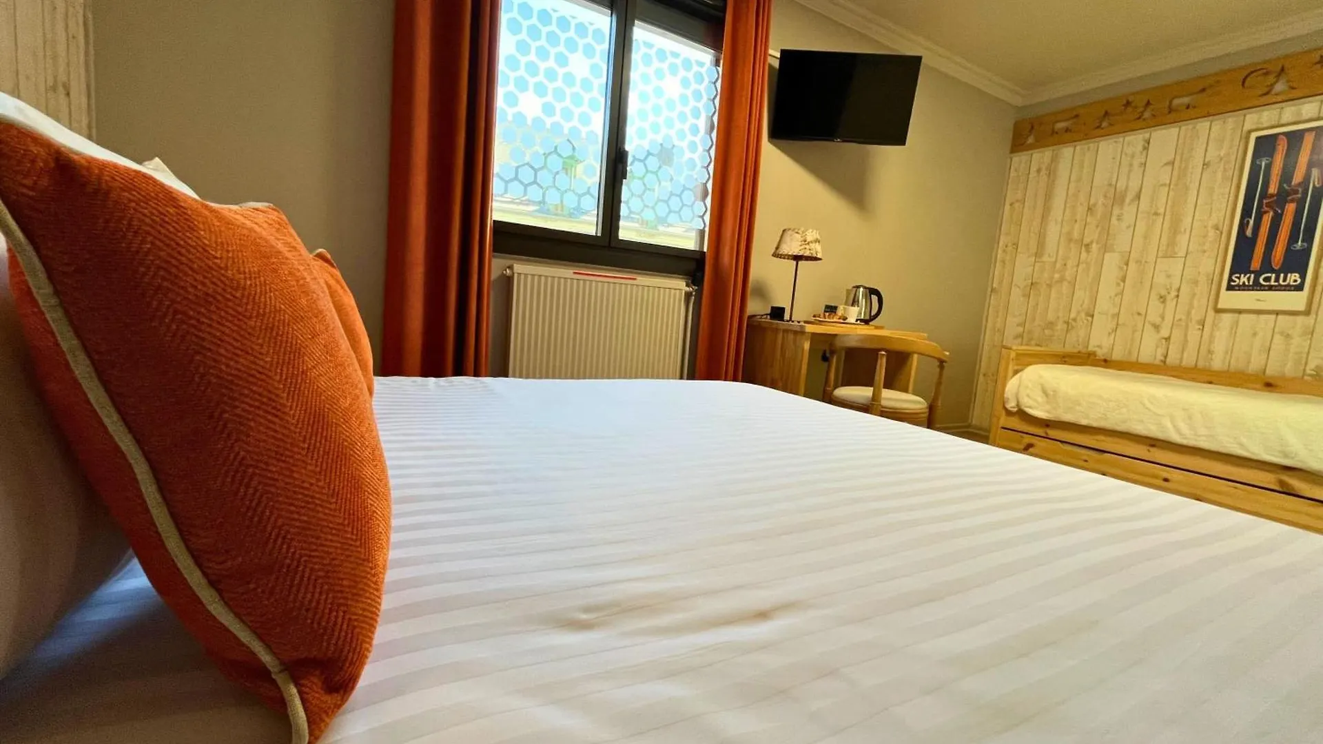 ***  Hotel La Rencluse Saint-Mamet Frankrijk