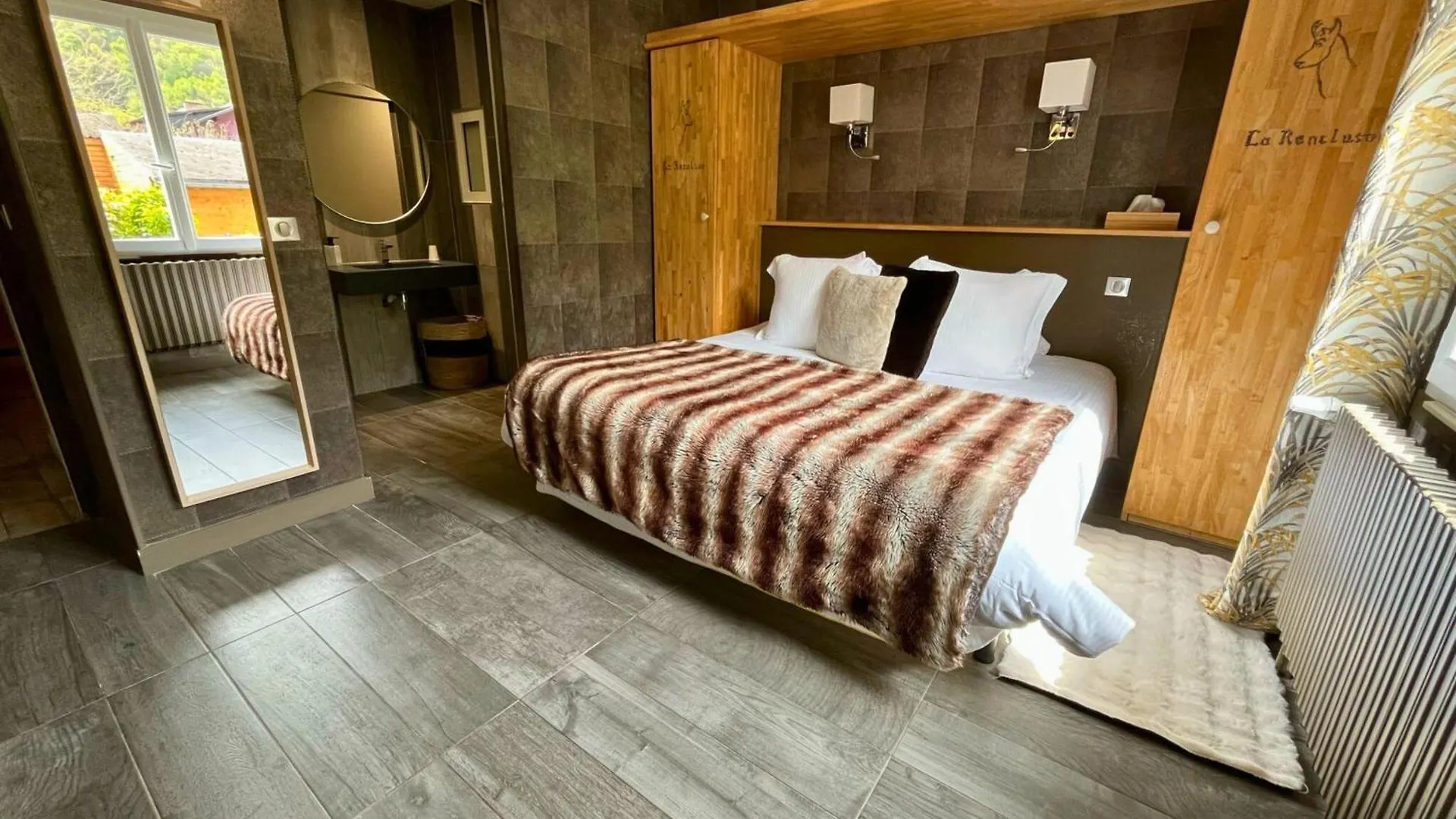 Hotel La Rencluse Saint-Mamet 3*,  France